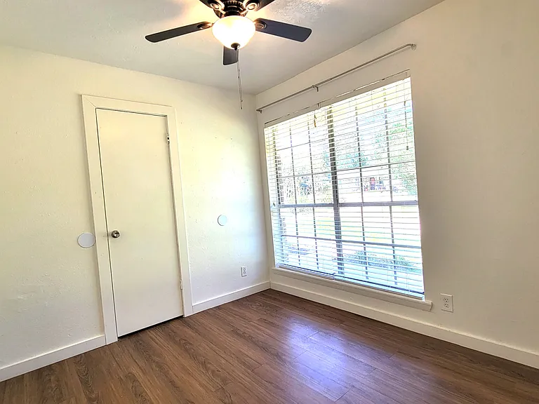 2100 Hill Top Ct #1 — Photo 25