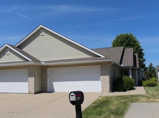 618 Springbrook Cir, Deforest, WI 53532