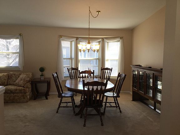4th image of 14 Saratoga Ct