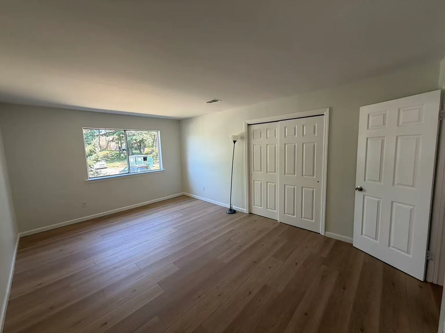 2 bed, 880 sqft, $2,300 — Photo 4