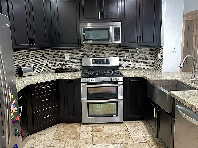 3 Adolphia St — Photo 1