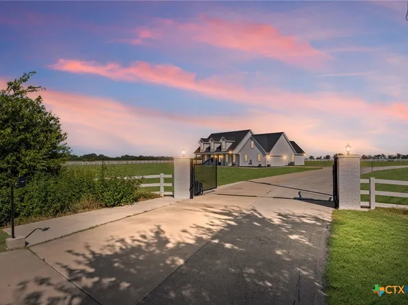 821 Silent Valley Rd, Lockhart, TX 78644