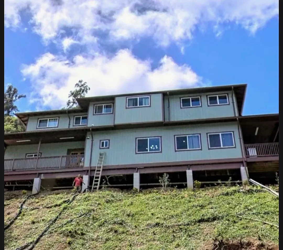 6 bed, 6000 sqft, $8,600 — Photo 2
