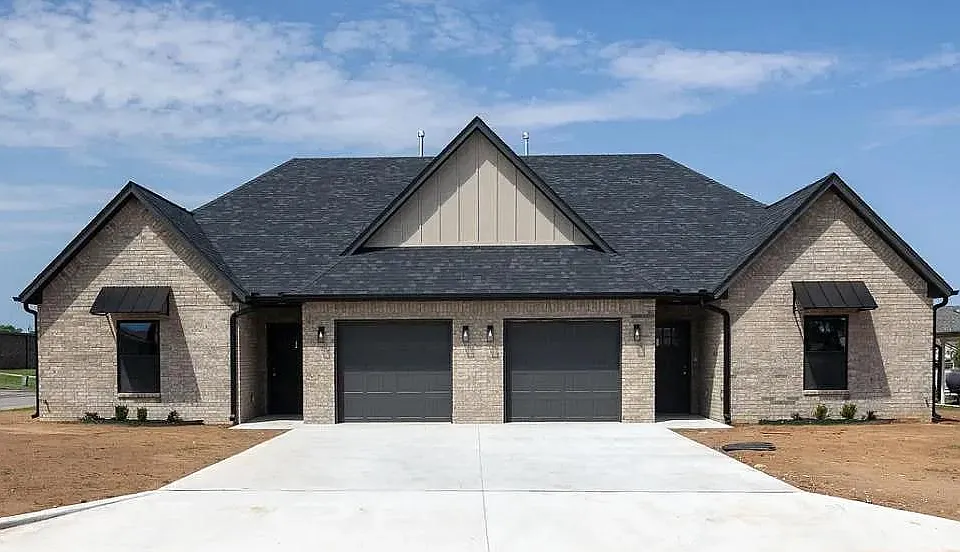 4 Emerald Ct