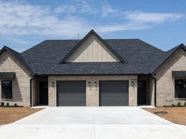 4 Emerald Ct