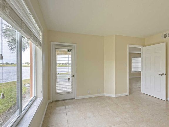 5th image of 1308 The Pointe Dr