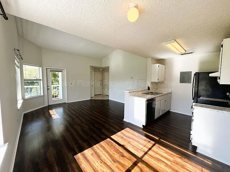 2608 Grassy Point Dr #206 — Photo 6