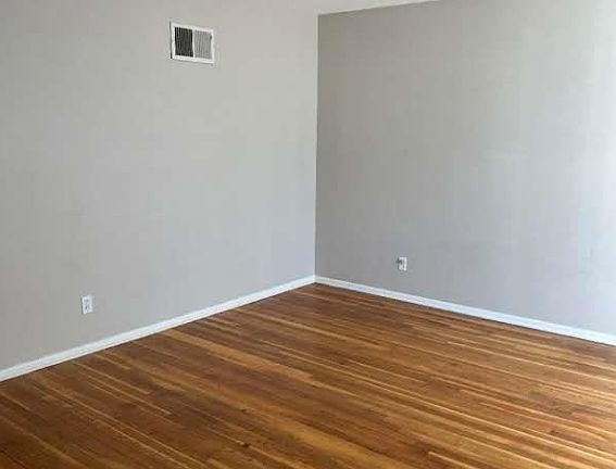 2nd image of 10748 Hallwood Dr
