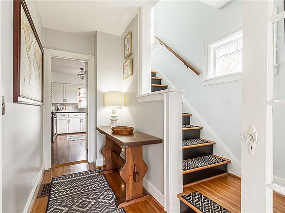 3rd image of 112 Astor Dr