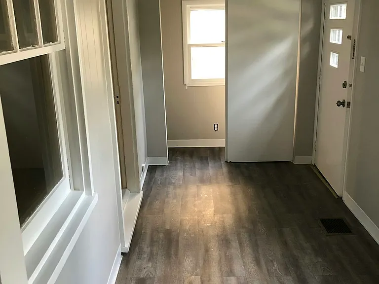 Potential 3rd bedroom.