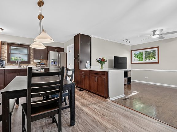 4th image of 230 Fleetwood Ln