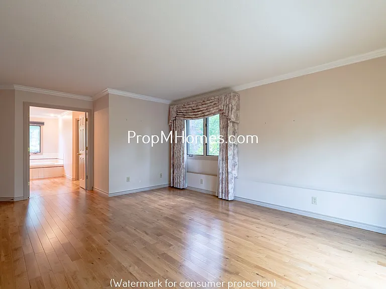 8817 NW Hazeltine St — Photo 13