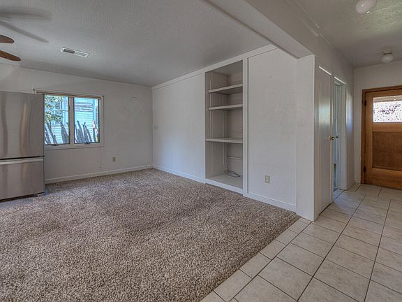 5th image of 403 S Oak St