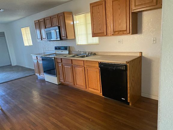 5th image of 11825 Sheldon Lake Dr