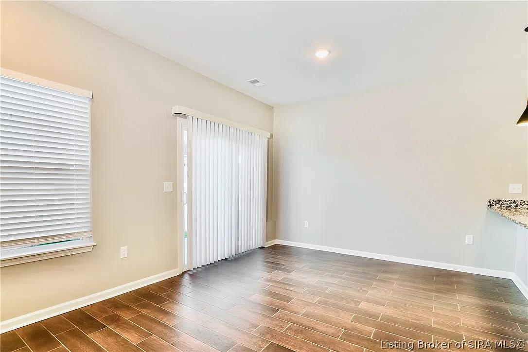 3 bed, 2.5 bath, 1722 sqft, $1,740 — Photo 4