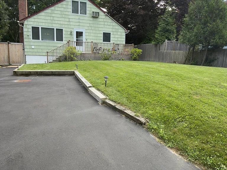 20 Hillover Ln — Photo 1