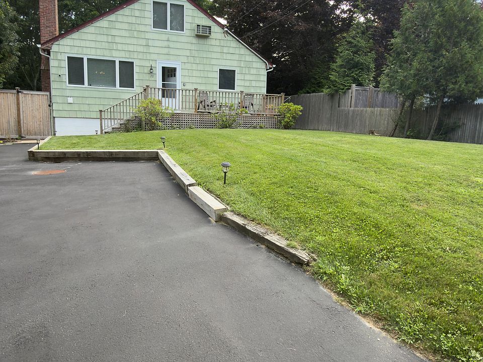1st image of 20 Hillover Ln