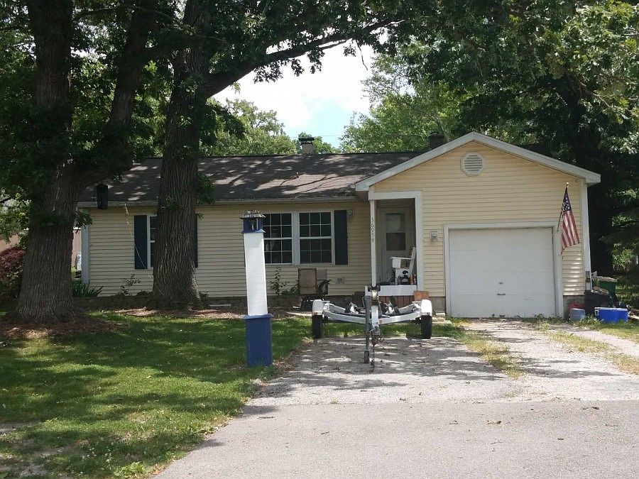 1st image of 36959 N Wildwood Dr