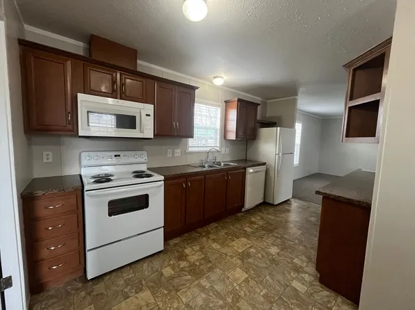 1012 NW 61st Ter, Kansas City, MO 64118