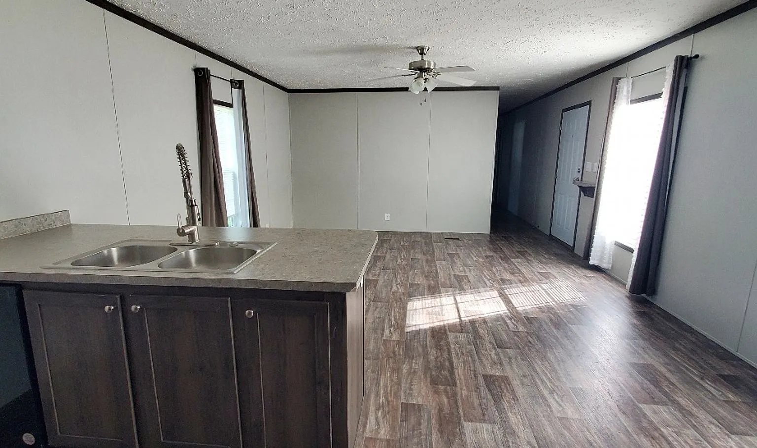 Well Maintained Spacious Home — Photo 4