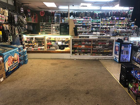 4th image of 19 S Decker Ave