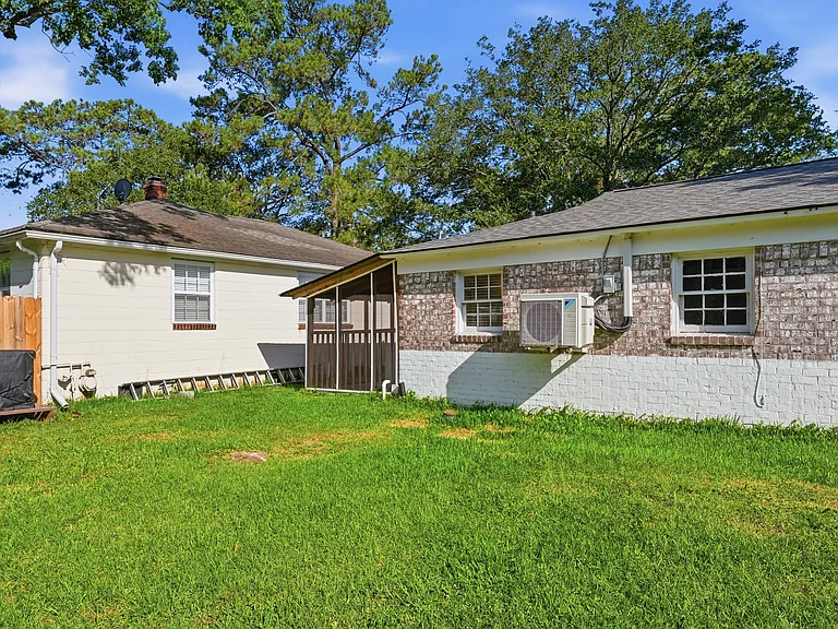 1671 Hunley Ave #B — Photo 18