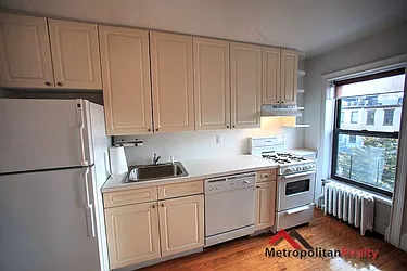 Rented by Metropolitan Realty