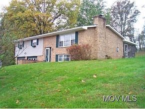 2nd image of 200 N Hills Dr