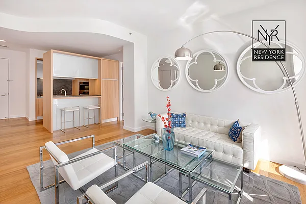 Sold by New York Residence | media 12