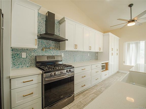 4th image of 23139 Sunny Canyon St
