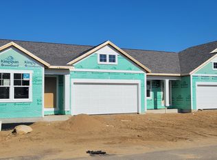 1424 Village Cir, Kalamazoo, MI 49009