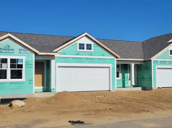 1424 Village Cir, Kalamazoo, MI 49009