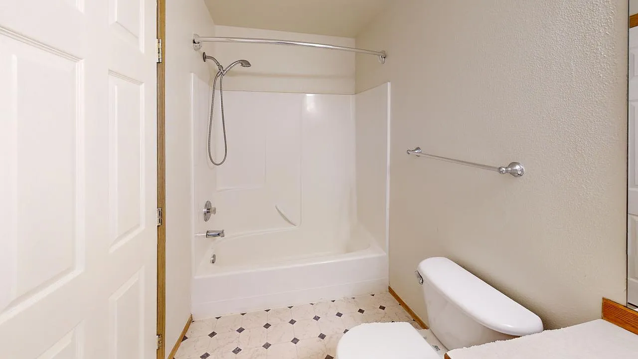 3 bed, $1,595 — Photo 3