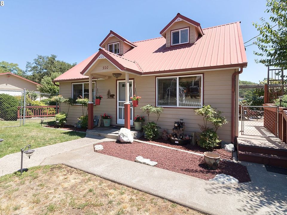 920 NE Hollis St, Roseburg, OR 97470 | Zillow