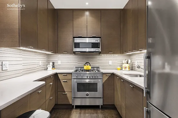 Sold by Sotheby's International Realty | media 6