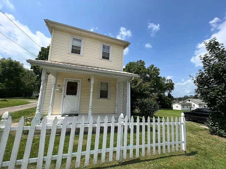 861 Cabot Dr — Photo 1