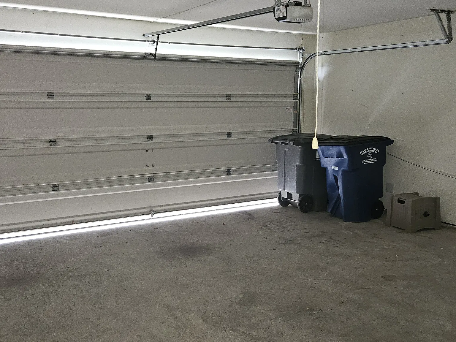 3 bed, 1315 sqft, $1,890 — Photo 3
