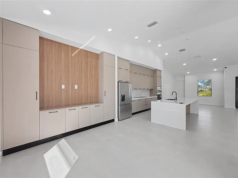 14687 Lillian Cir — Photo 10