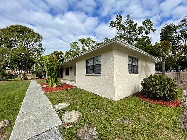 4734 Normandy Dr #B — Photo 7