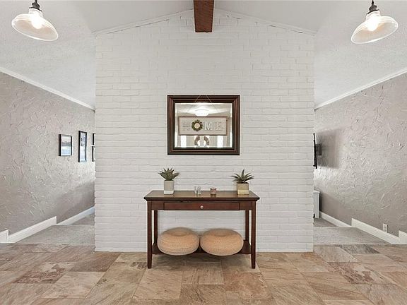 5th image of 1900 Glen Cove Cir
