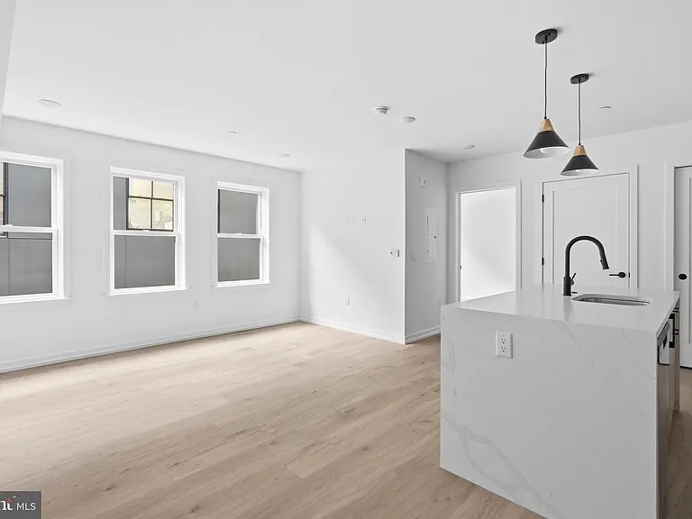 208 Vine St #2E — Photo 7