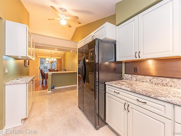 4th image of 778 S Milford Rd