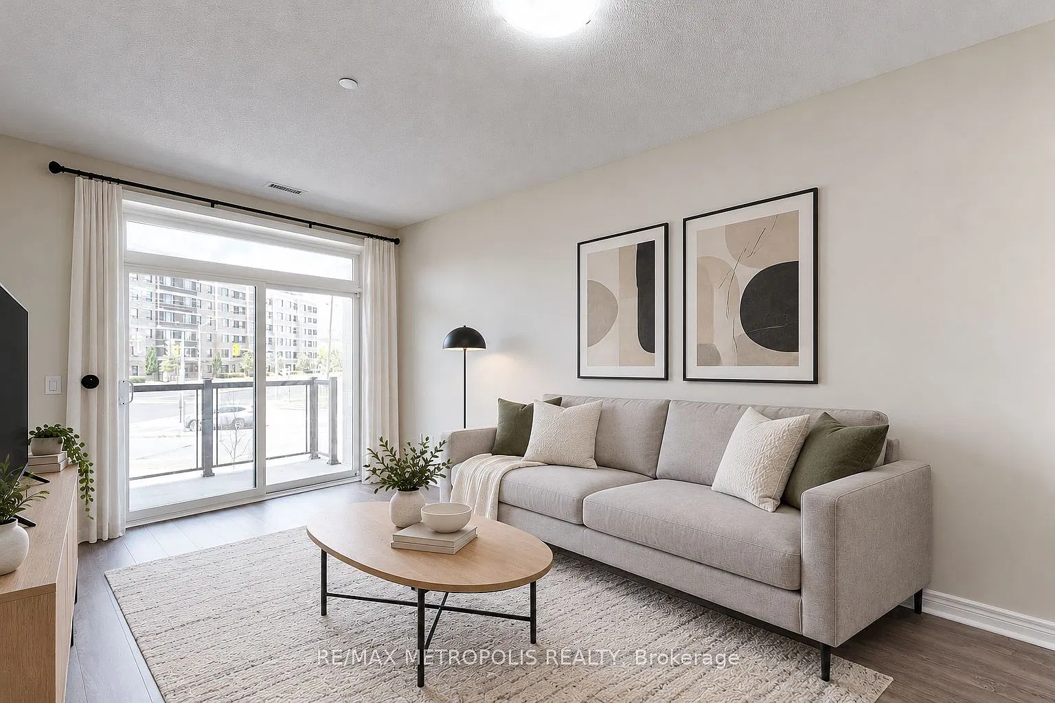 7325 Markham Rd — Photo 2