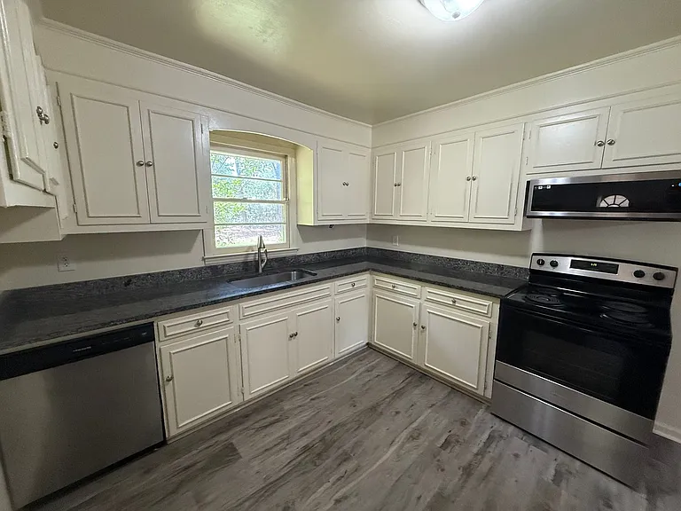 140 Forest Rd — Photo 7