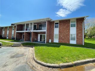 2815 N Ohenry Blvd APT F, Greensboro, NC 27405