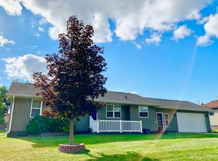 661 Bluff St, Quinnesec, MI 49876