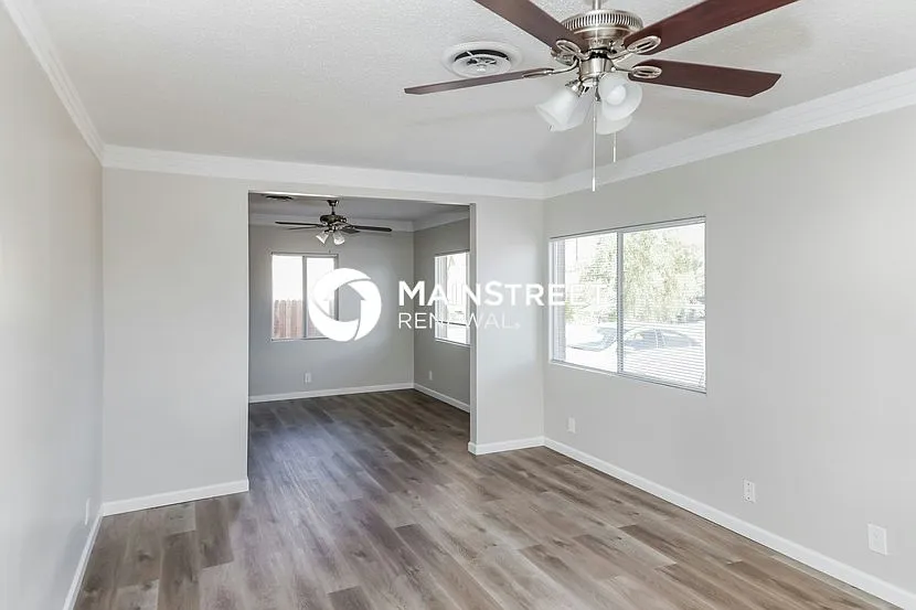 346 Arnold St — Photo 2