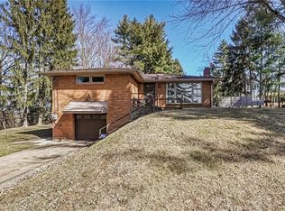 2503 Beaver Grade Rd, Coraopolis, PA 15108