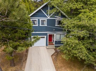 404 Tetley Ln, Crestline, CA 92325