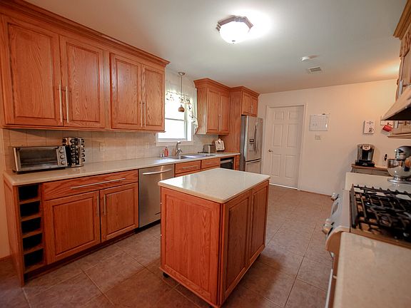 2nd image of 145 Lakeshore Dr
